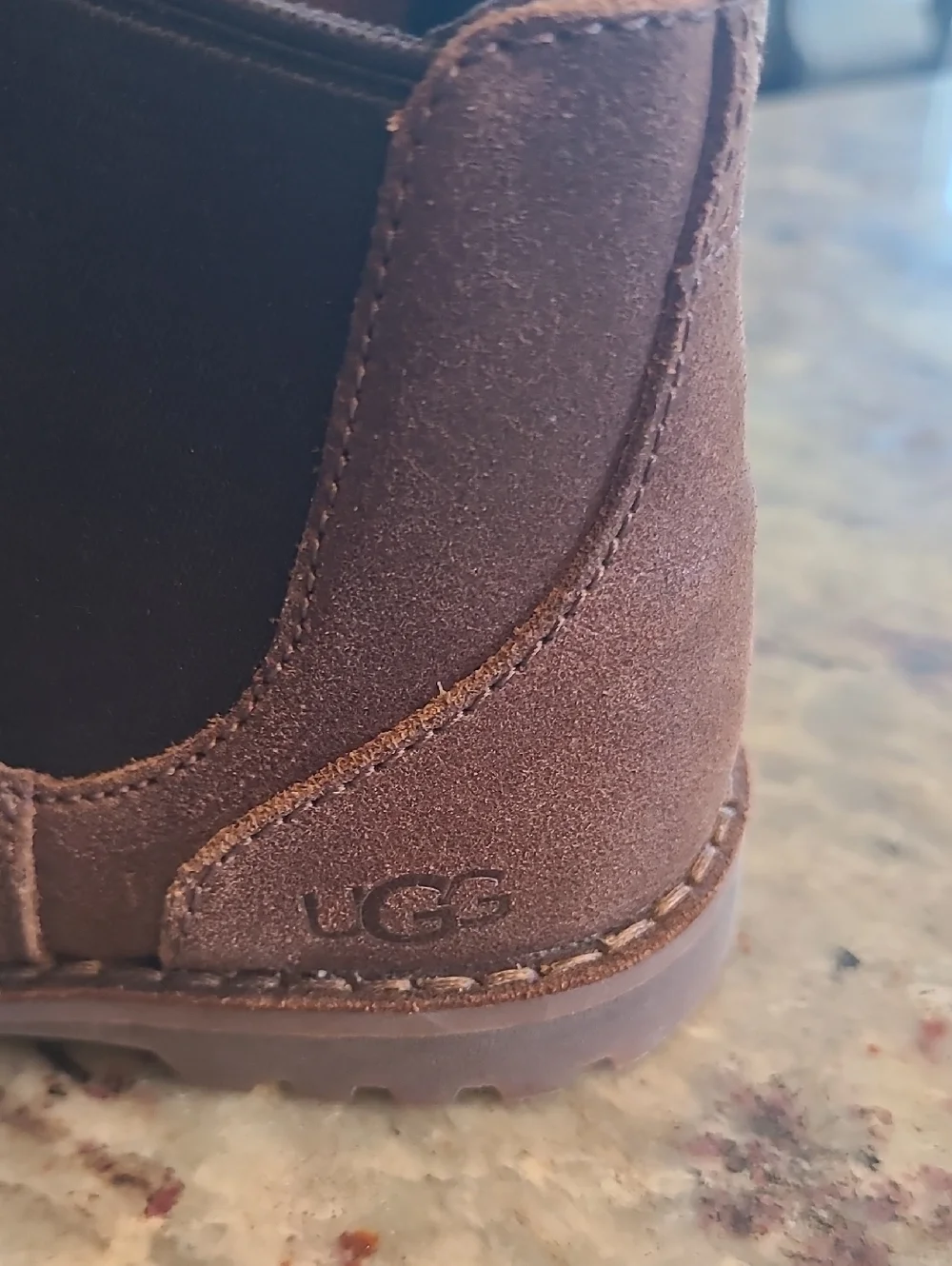 🦔UGG Callum Chelsea Kids Boots - Sz 9